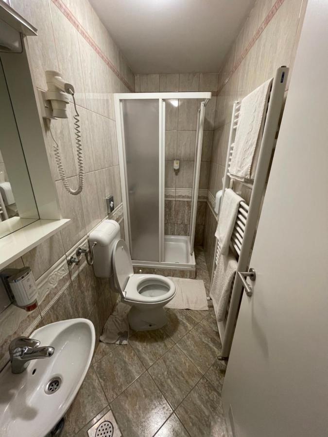 Gostisce Senica Hotel Senovo Bagian luar foto